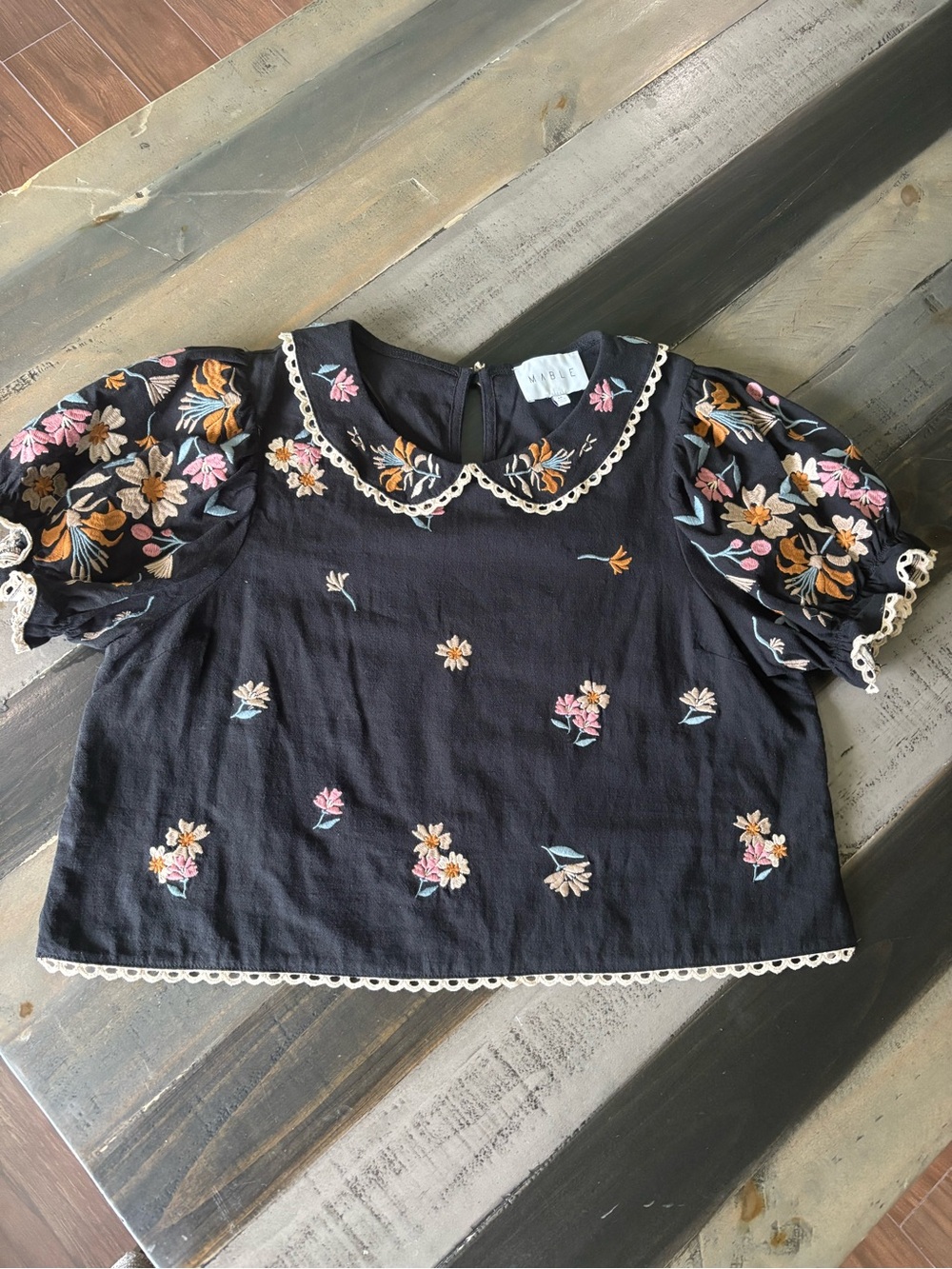MABLE Black Floral Embroidered Puff Sleeve Peter Pan Collar Top M